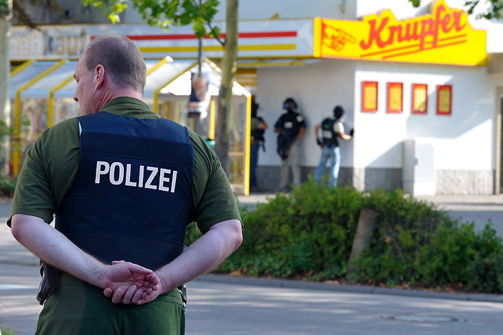 2009/08/strcdn-viernheim-bombenanschlag-weinheim-01-fitin-735-490