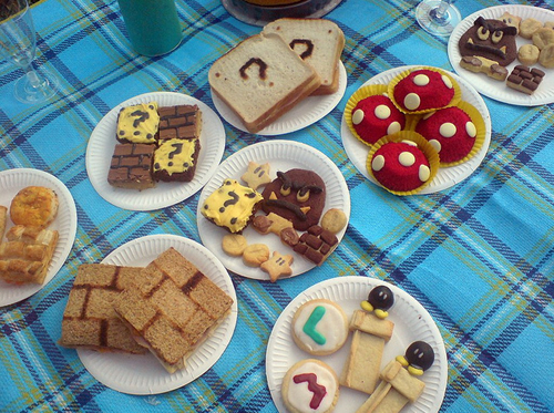 2011/01/neatorama-super-mario-picnic