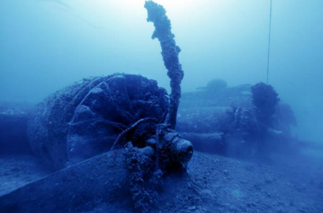 2022/01/sunken-plane-10120