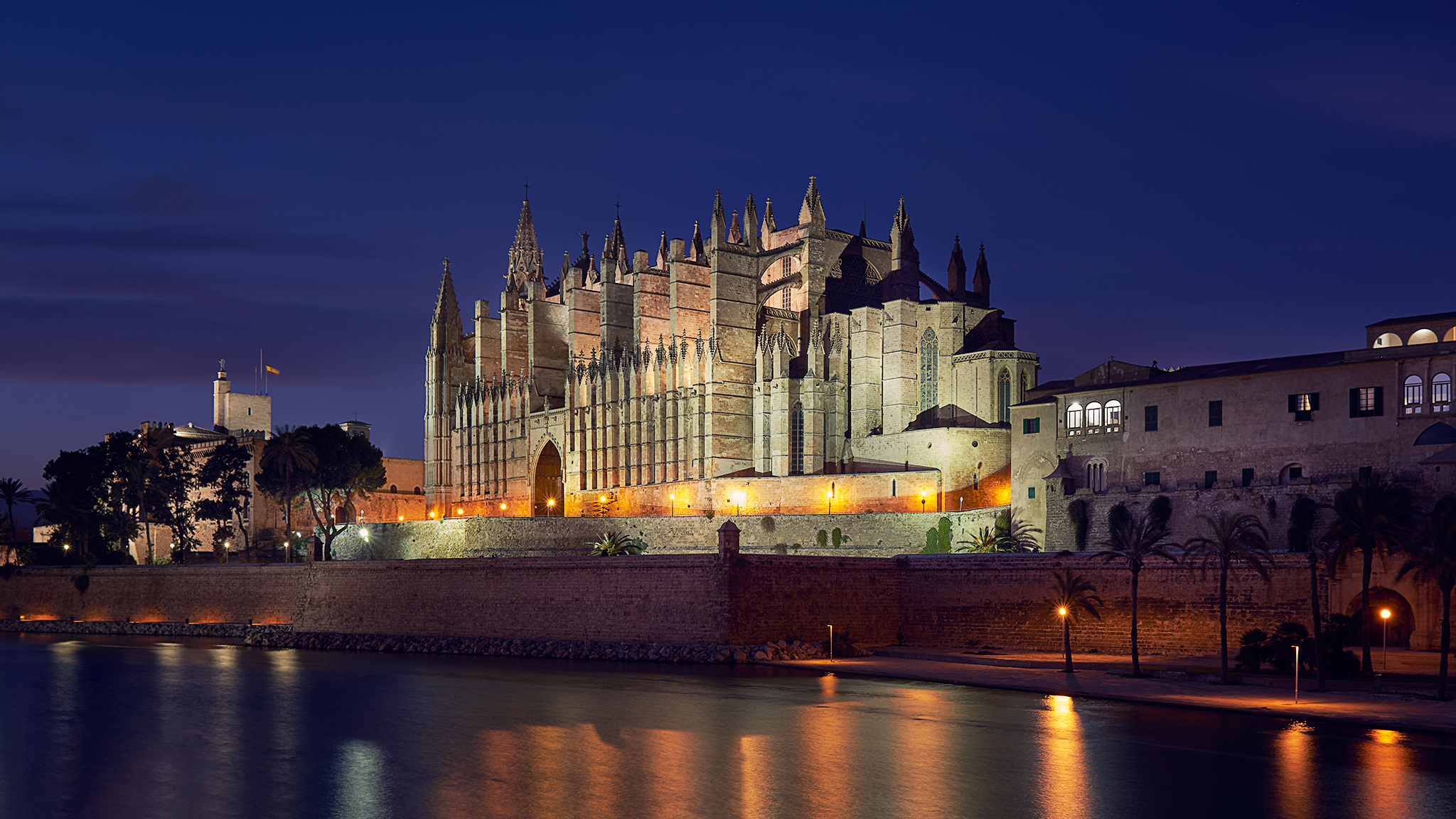 2022/02/cathedral-of-palma-de-mallorca-mallorca-spain-l