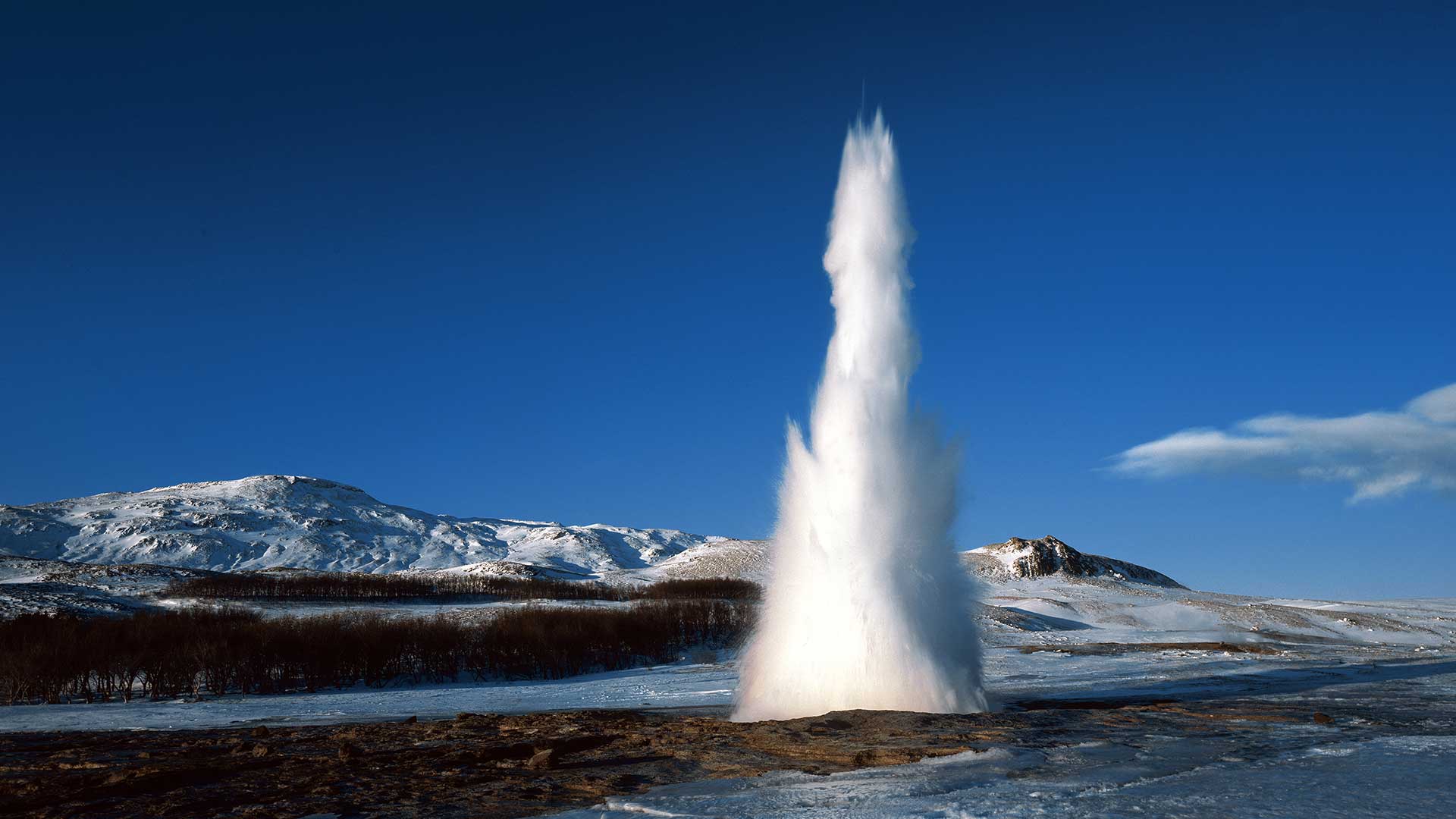 2022/06/geysir-winter-thorsten-henn