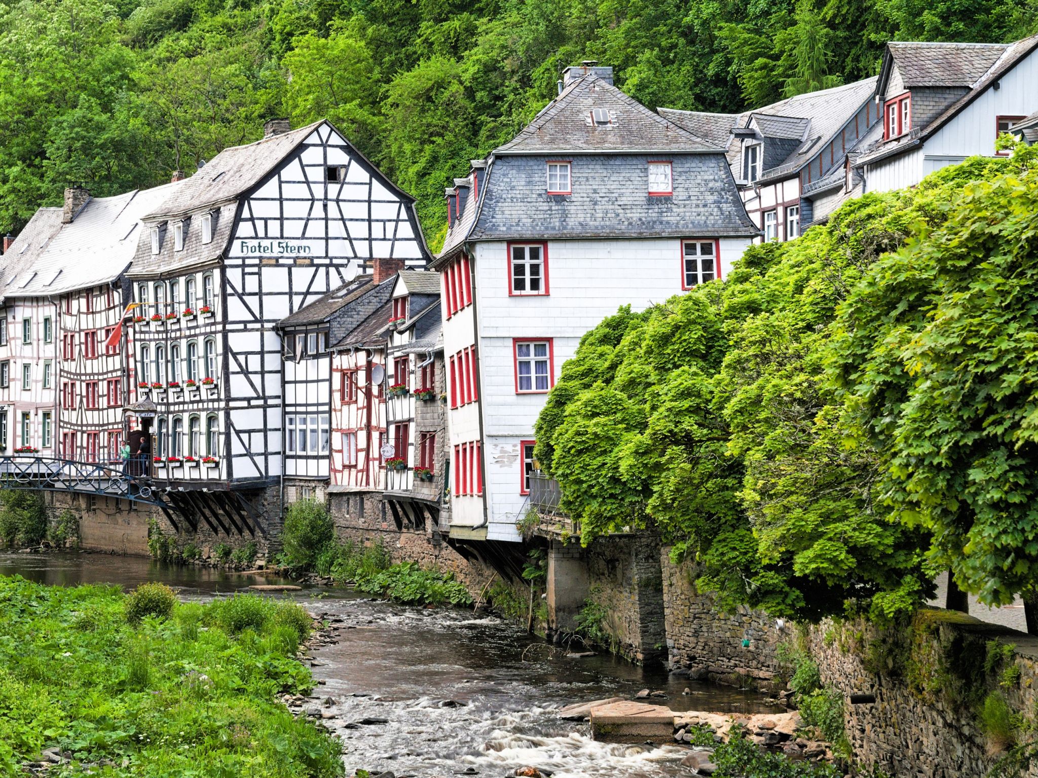 2022/06/monschau-eifel-germany-s4tb-l