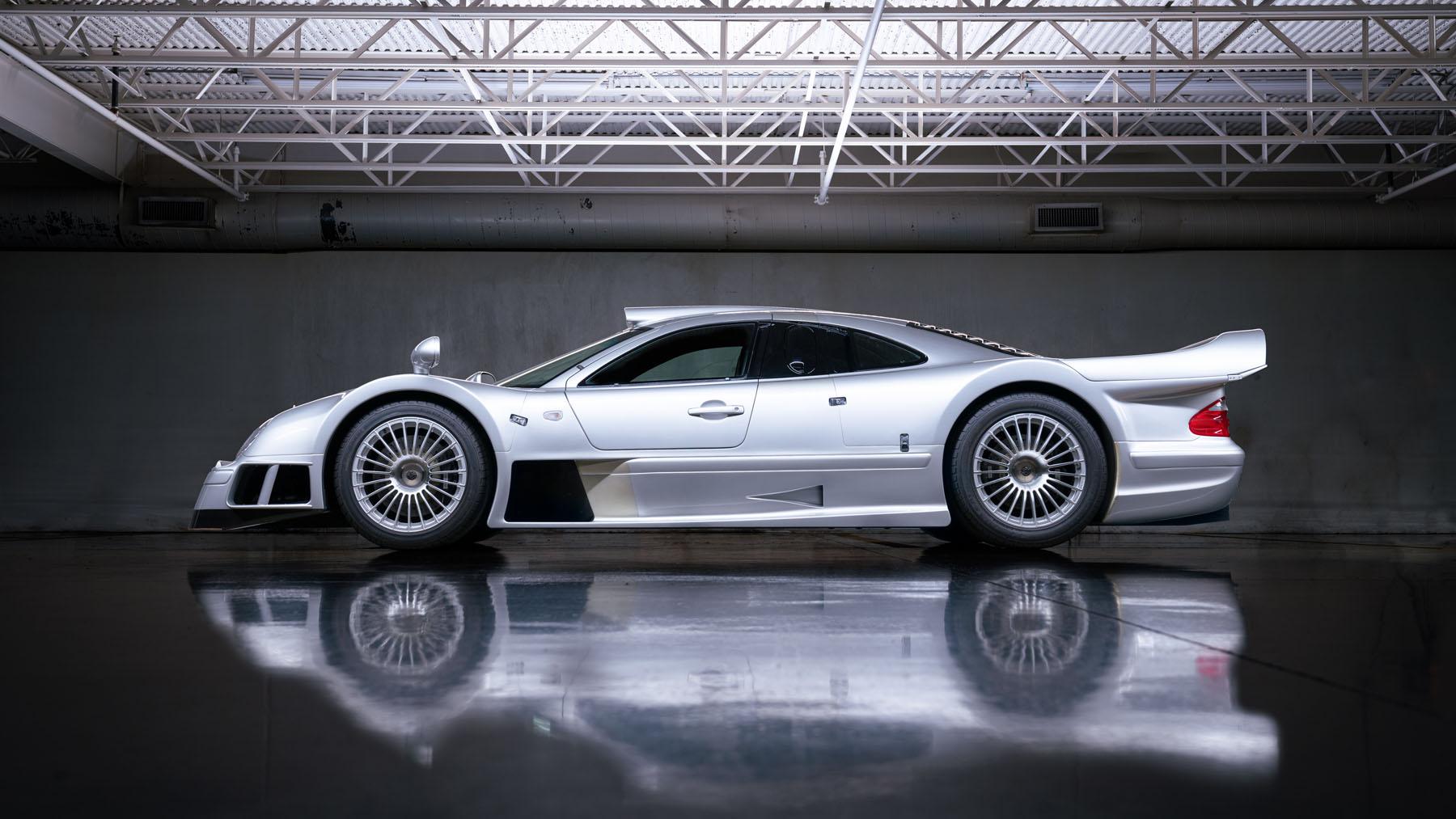 2022/08/1998-mercedes-benz-amg-clk-gtr-005