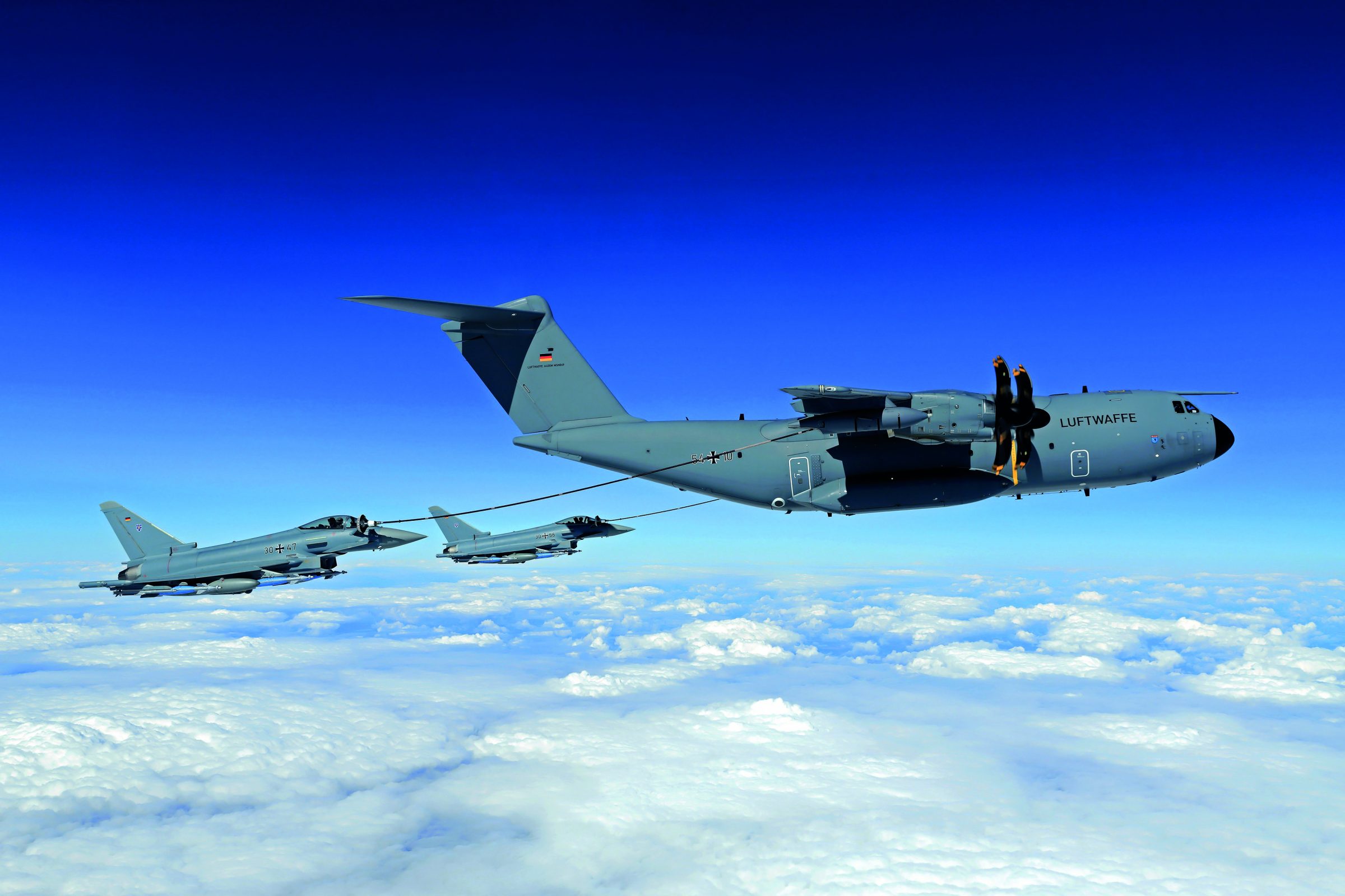 2022/11/a400m-der-luftwaffe-bei-der-luftbetankung-e1585484101839