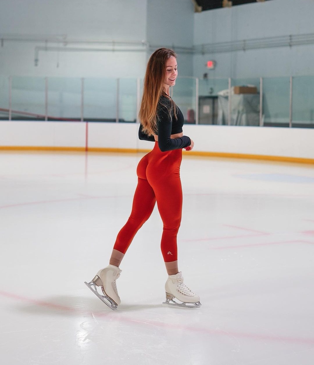 2022/11/horni-babes501-04