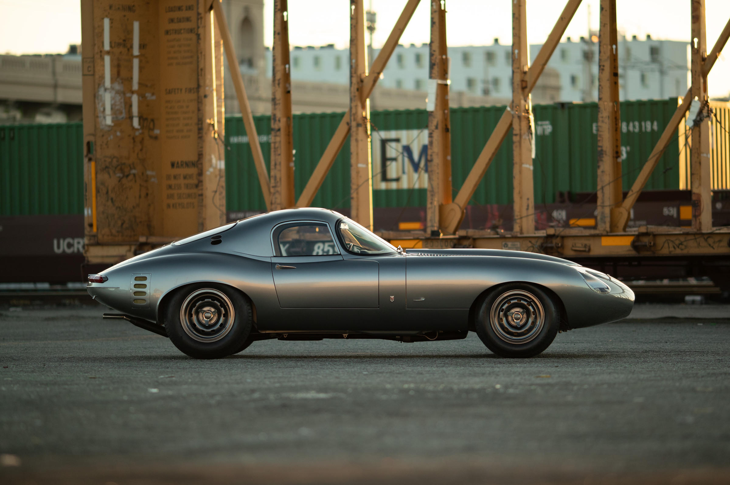 2022/11/low-drag-jaguar-e-type-side