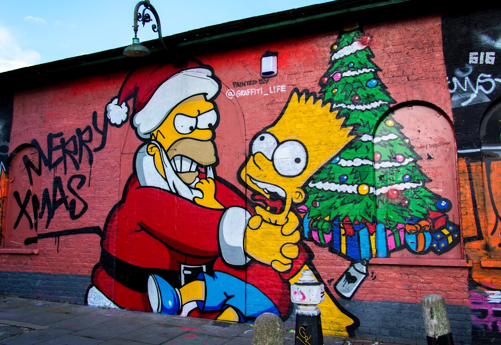 2022/12/graffiti-in-shoreditch-2c-london-merry-xmas-by-graffiti-life-11502051445
