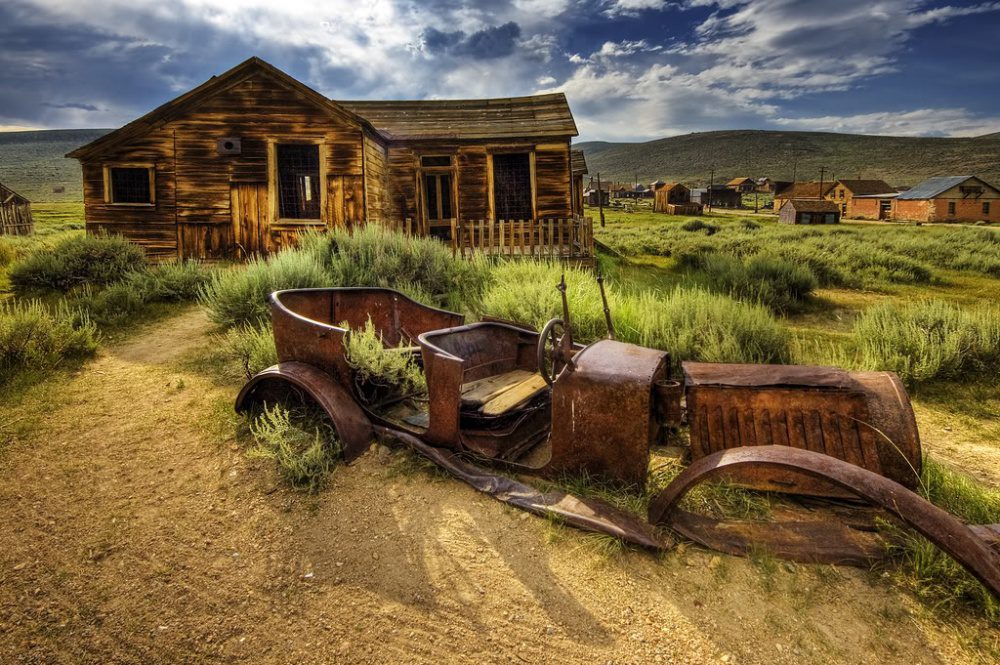 2022/12/strange-abandoned-places-1