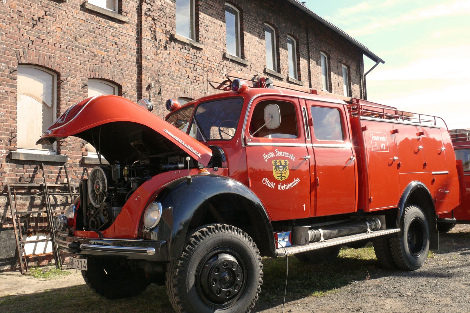 2023/01/historisches-feuerwehrfahrzeug-4145c36f-fc4f-489b-bcec-cf95a45c8291