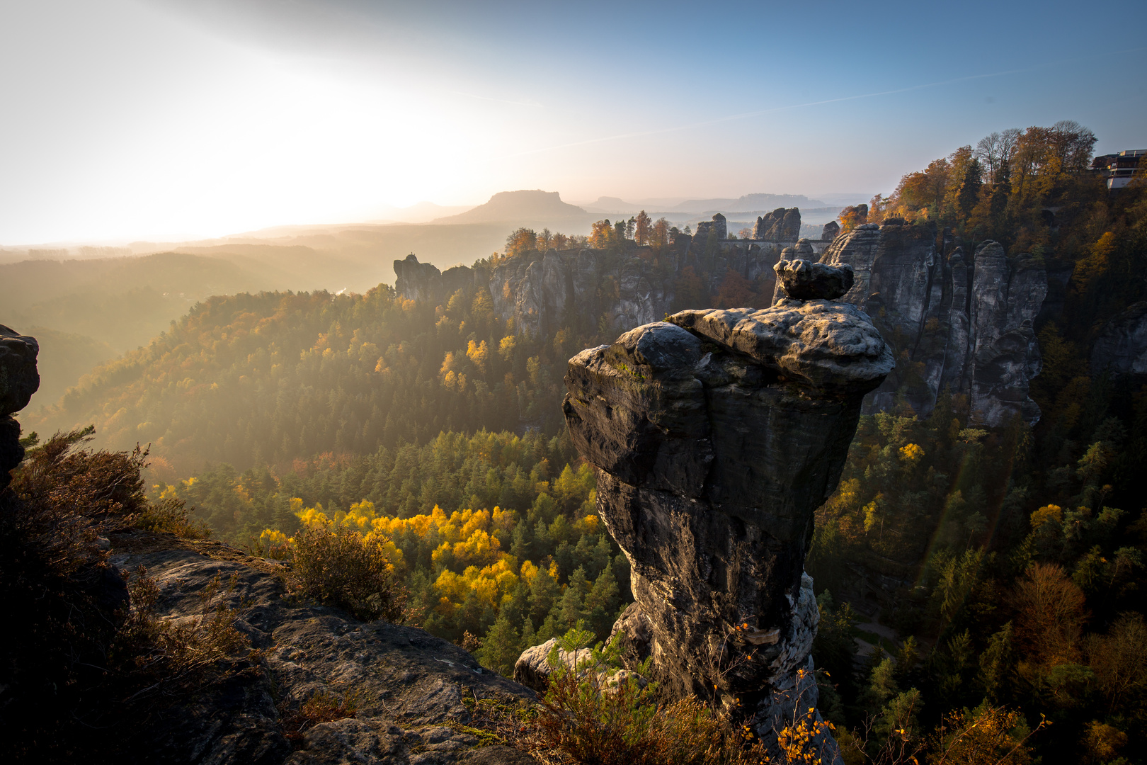 2023/03/herbst-im-elbsandsteingebirge-9e43183f-59f0-4ea9-8e32-993b20d054ee
