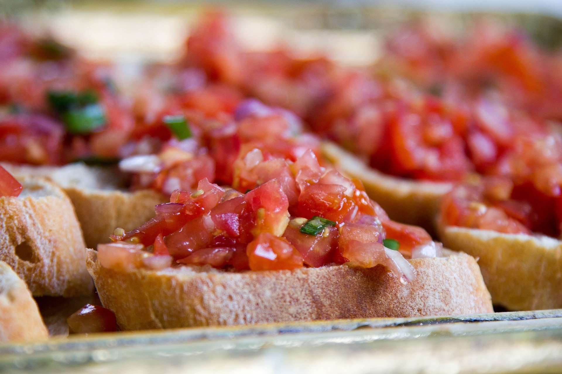 2023/04/tik-bruschetta-closeup