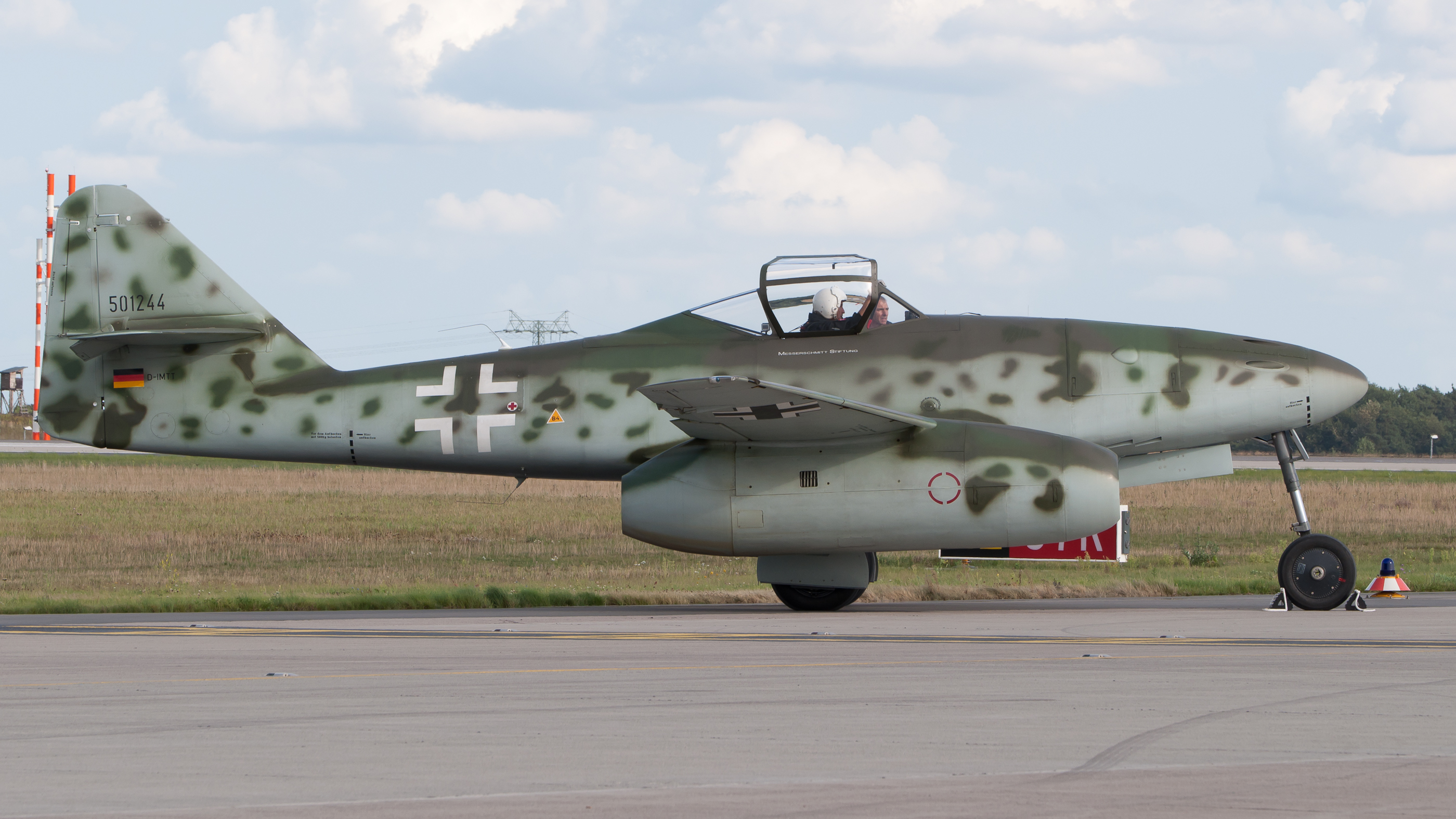 2023/06/messerschmitt-me-262-replica-d-imtt-ila-2012-02