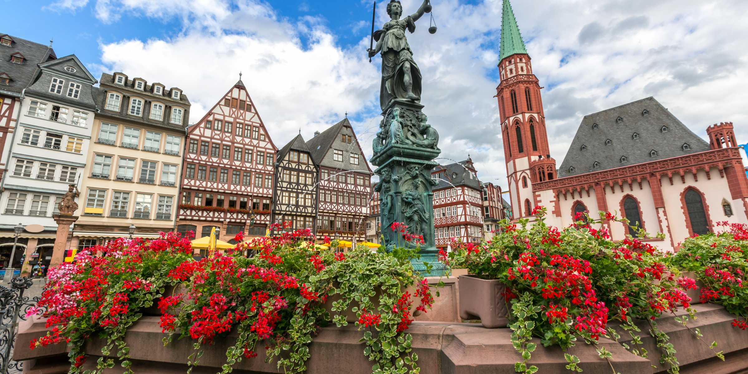 2023/09/visit-famous-landmarks-around-the-country-1564770828