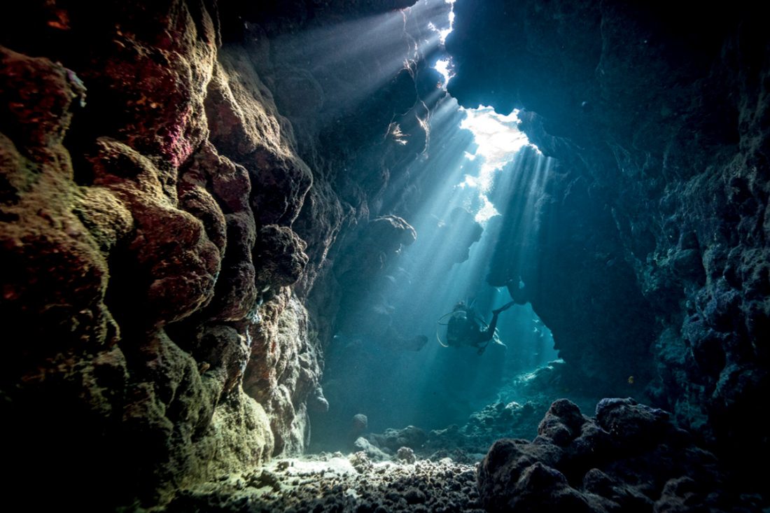 2023/12/deep-sea-tourism-sam-mckeith-1100x733