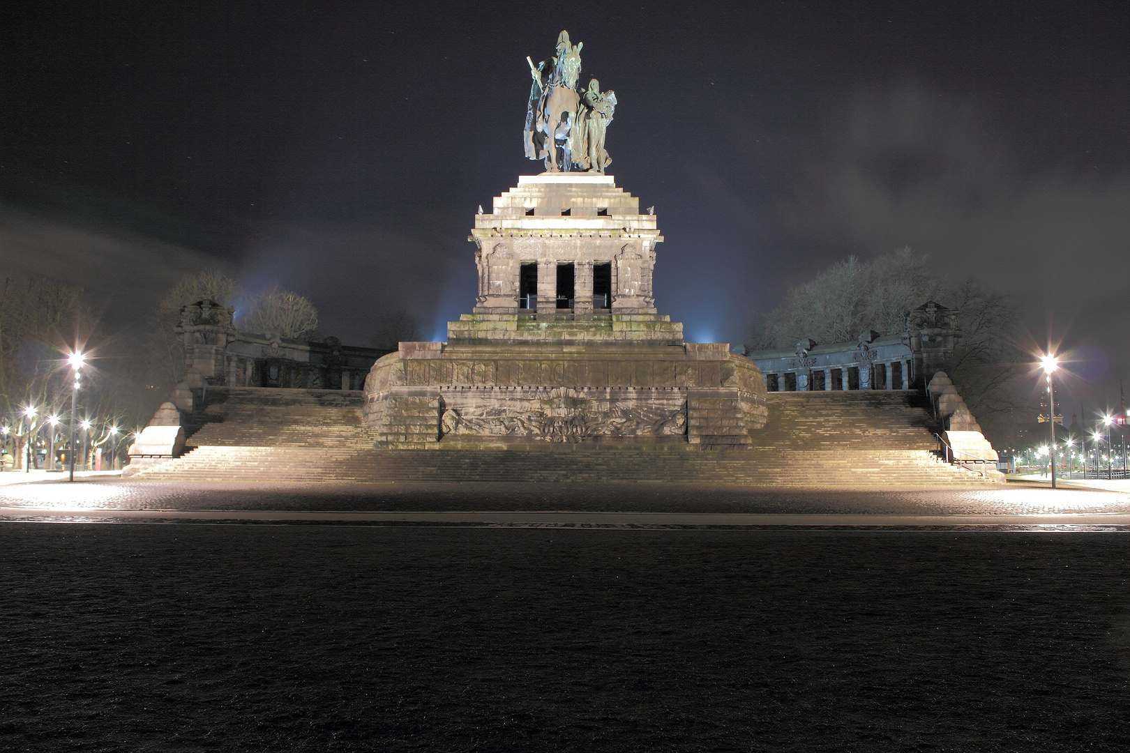 2024/02/deutsches-eck-koblenz-c617f58c-f757-426f-940a-d00b42c40a09