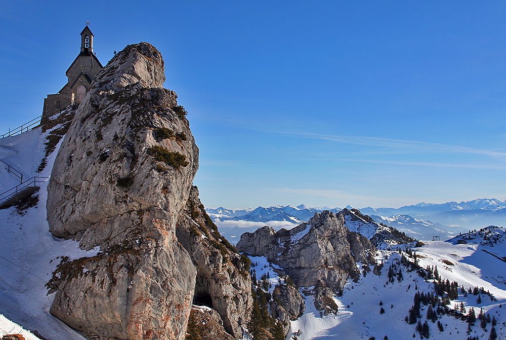2024/03/kapelle-auf-dem-wendelstein-dd7f0e2a-a569-4d02-8124-625a1e0c5cf5