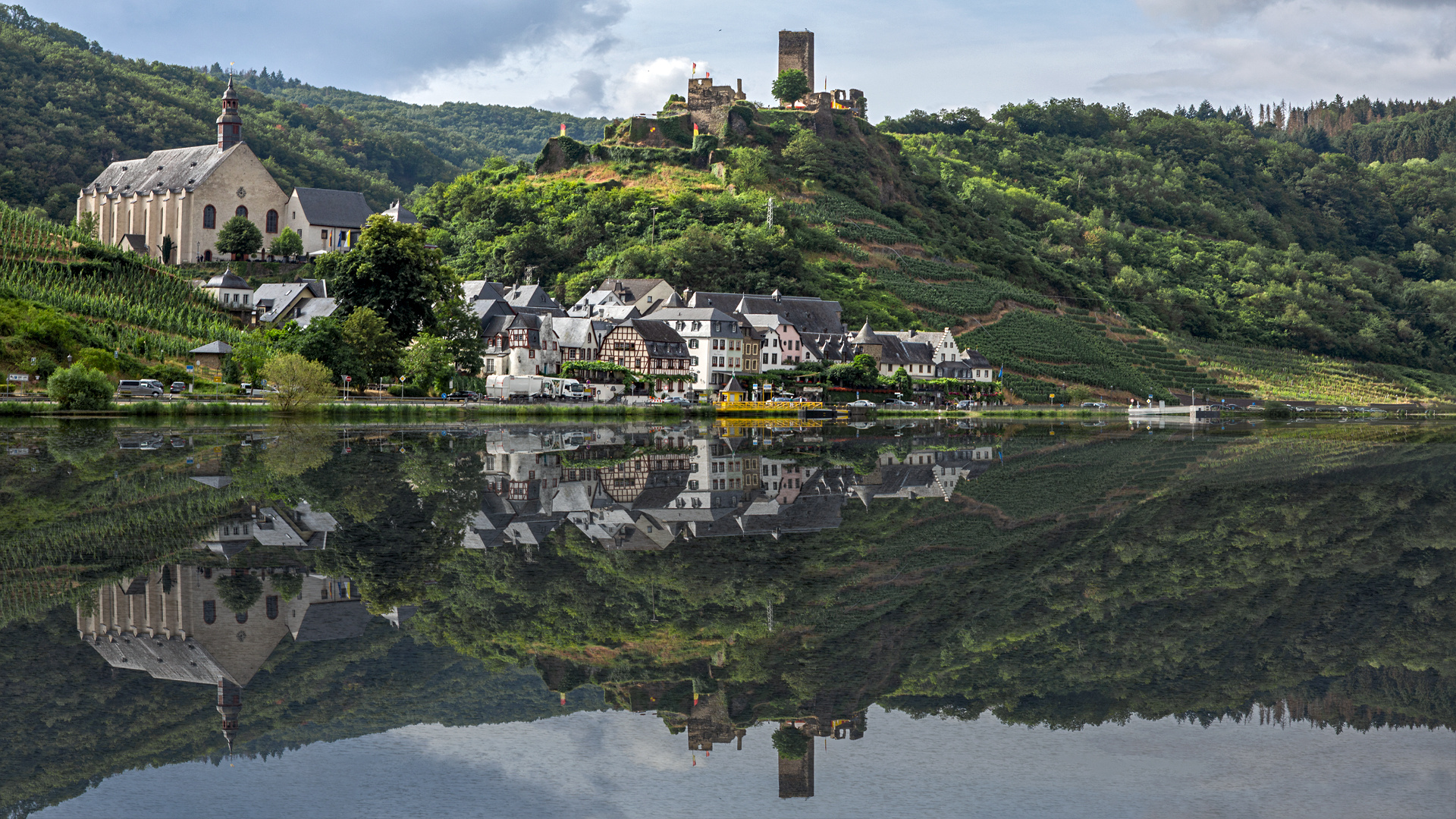 2024/04/die-mosel-bei-beilstein-001-8163544a-8fe6-4652-be5a-29bb9e65b7b3