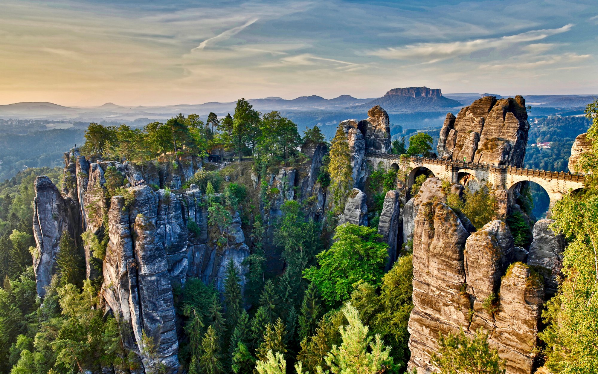 2024/04/elbsandsteingebirge-shutterstock-1293869281jpeg