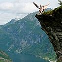 2010/09/getintravel-eskil-ronningsbakken-1000ft-balancing-5