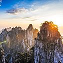 2024/04/sonnenaufgang-in-huangshan-istock-503112159-2